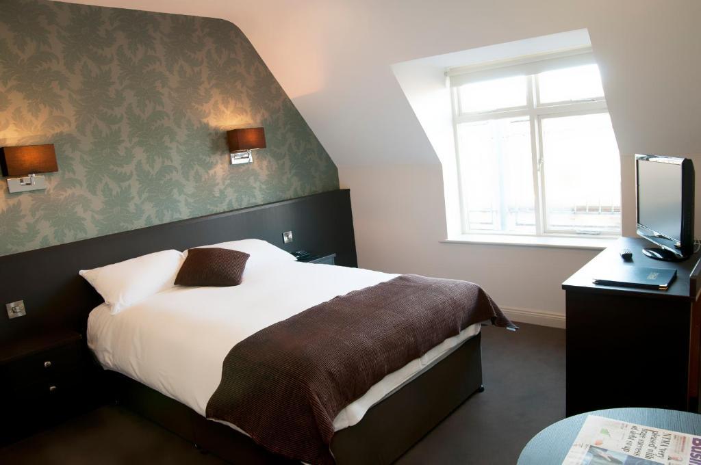 Dinn Ri Hotel Карлоу Экстерьер фото