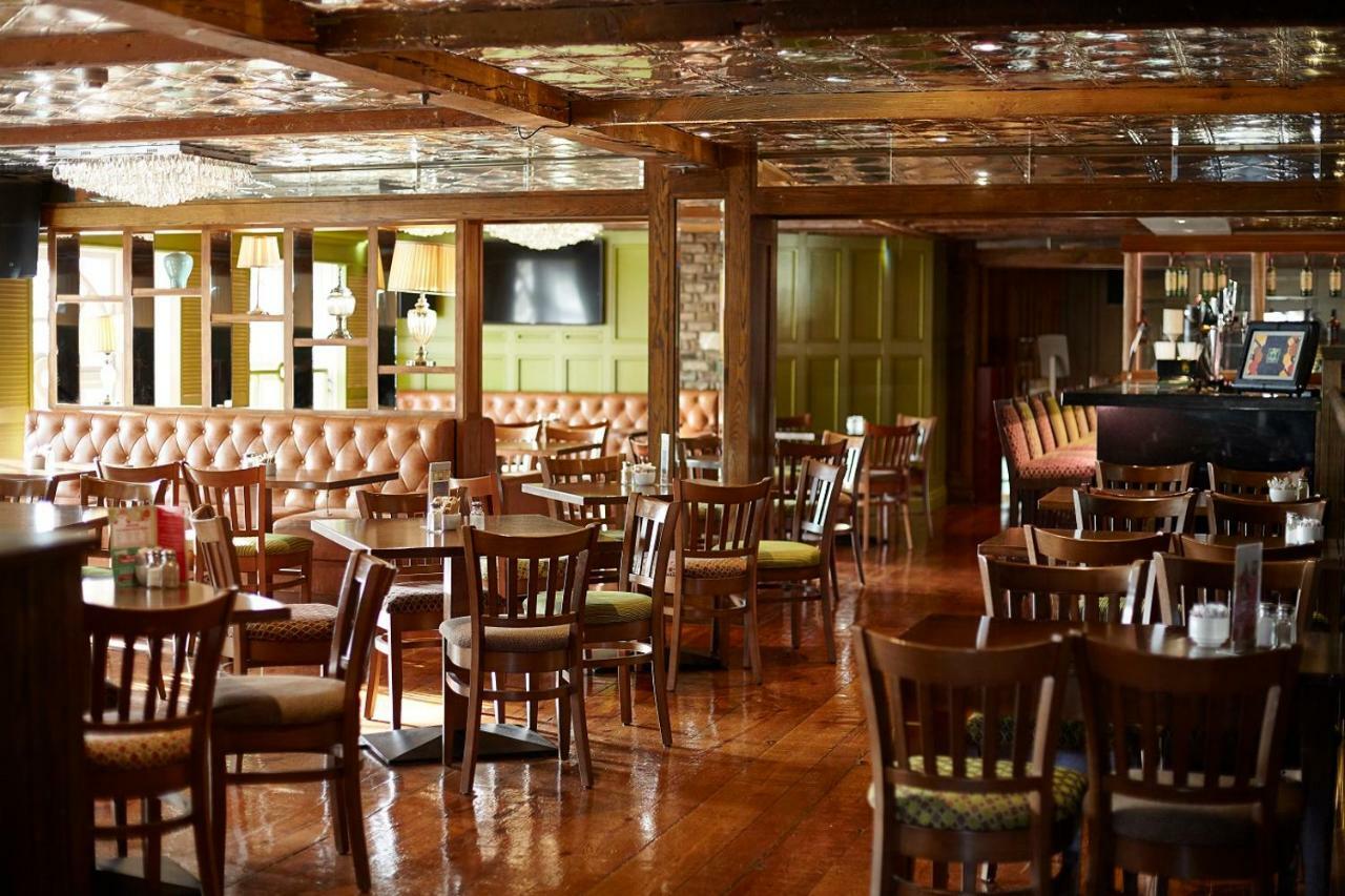 Dinn Ri Hotel Карлоу Экстерьер фото
