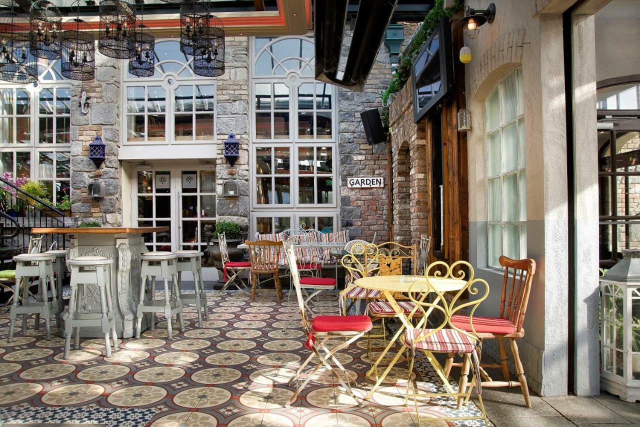 Dinn Ri Hotel Карлоу Экстерьер фото