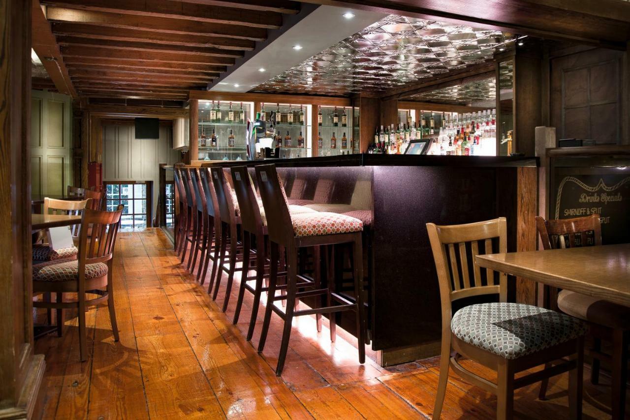 Dinn Ri Hotel Карлоу Экстерьер фото